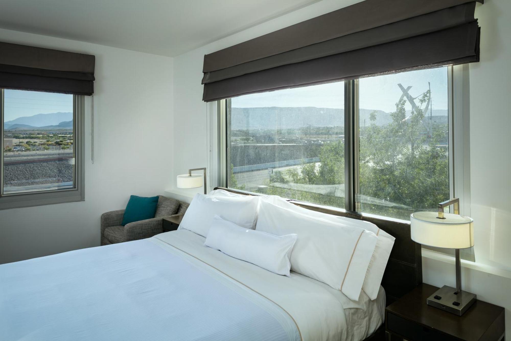 Element Vegas Summerlin Hotel 3*