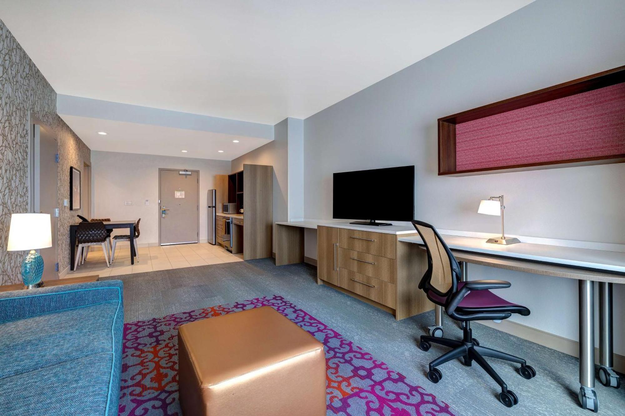 Home2 By Hilton Vegas Northwest 3*