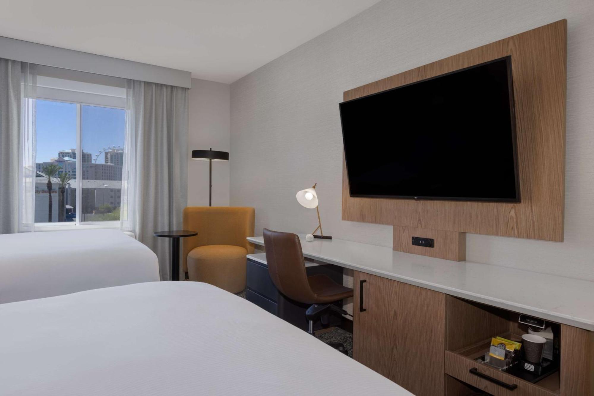 Hotel Doubletree By Hilton Vegas East Flamingo 4*