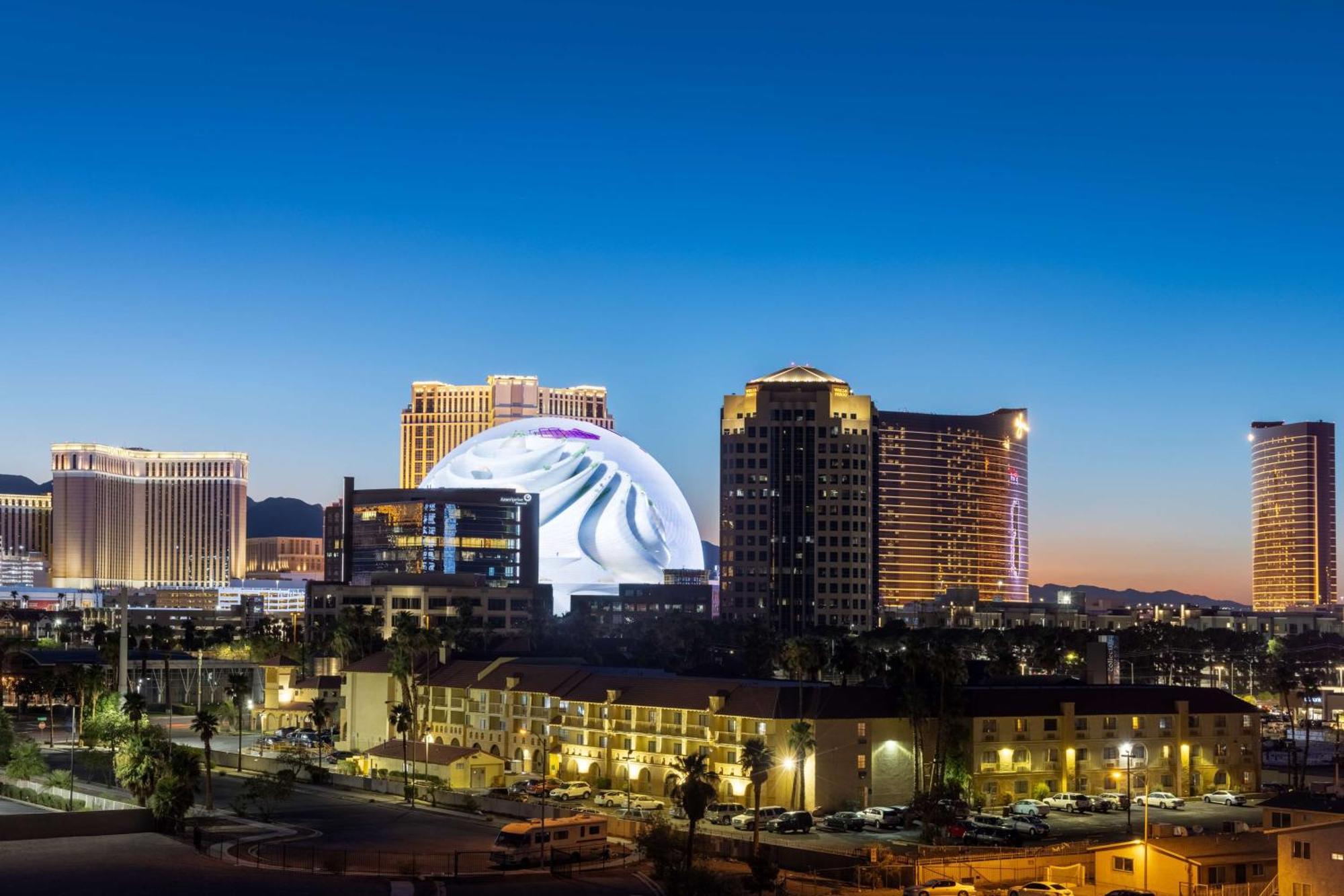 Doubletree By Hilton Vegas East Flamingo Hotel