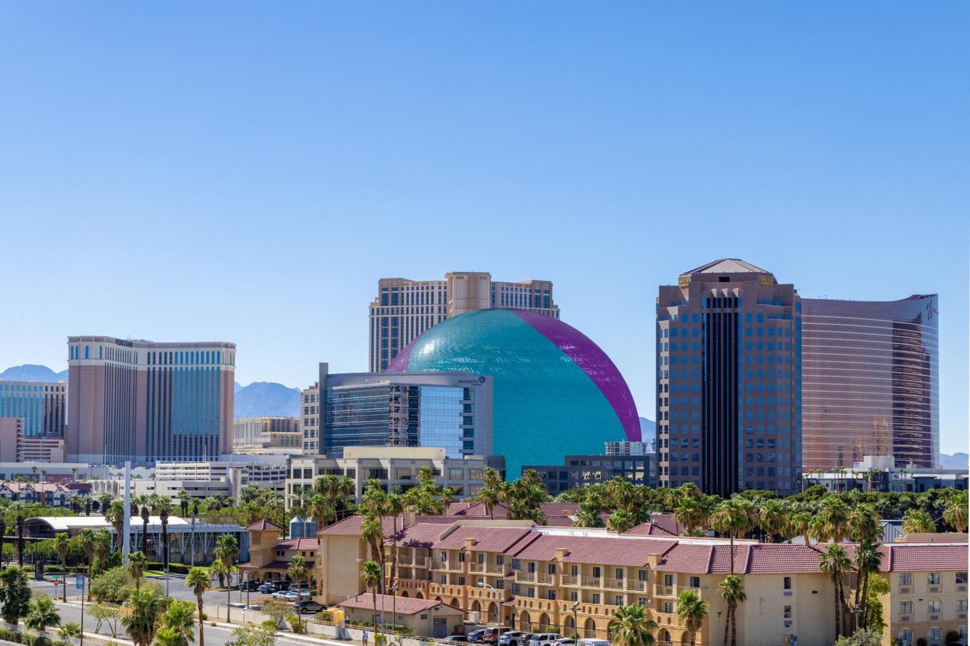 Doubletree By Hilton Vegas East Flamingo