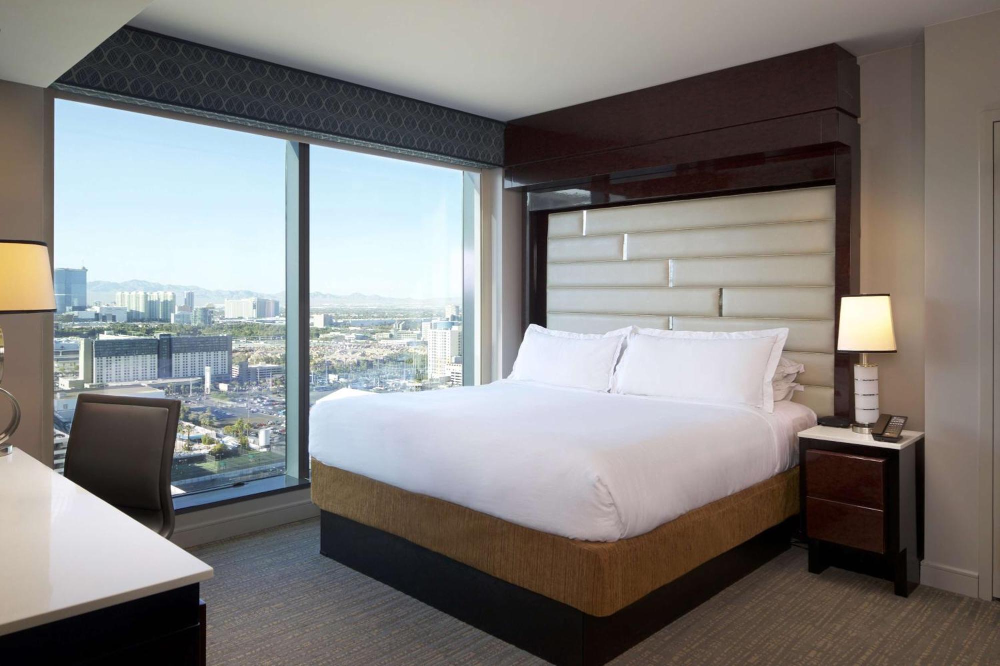 Hilton Grand Vacations Club Elara Center Strip Vegas Resort 3*