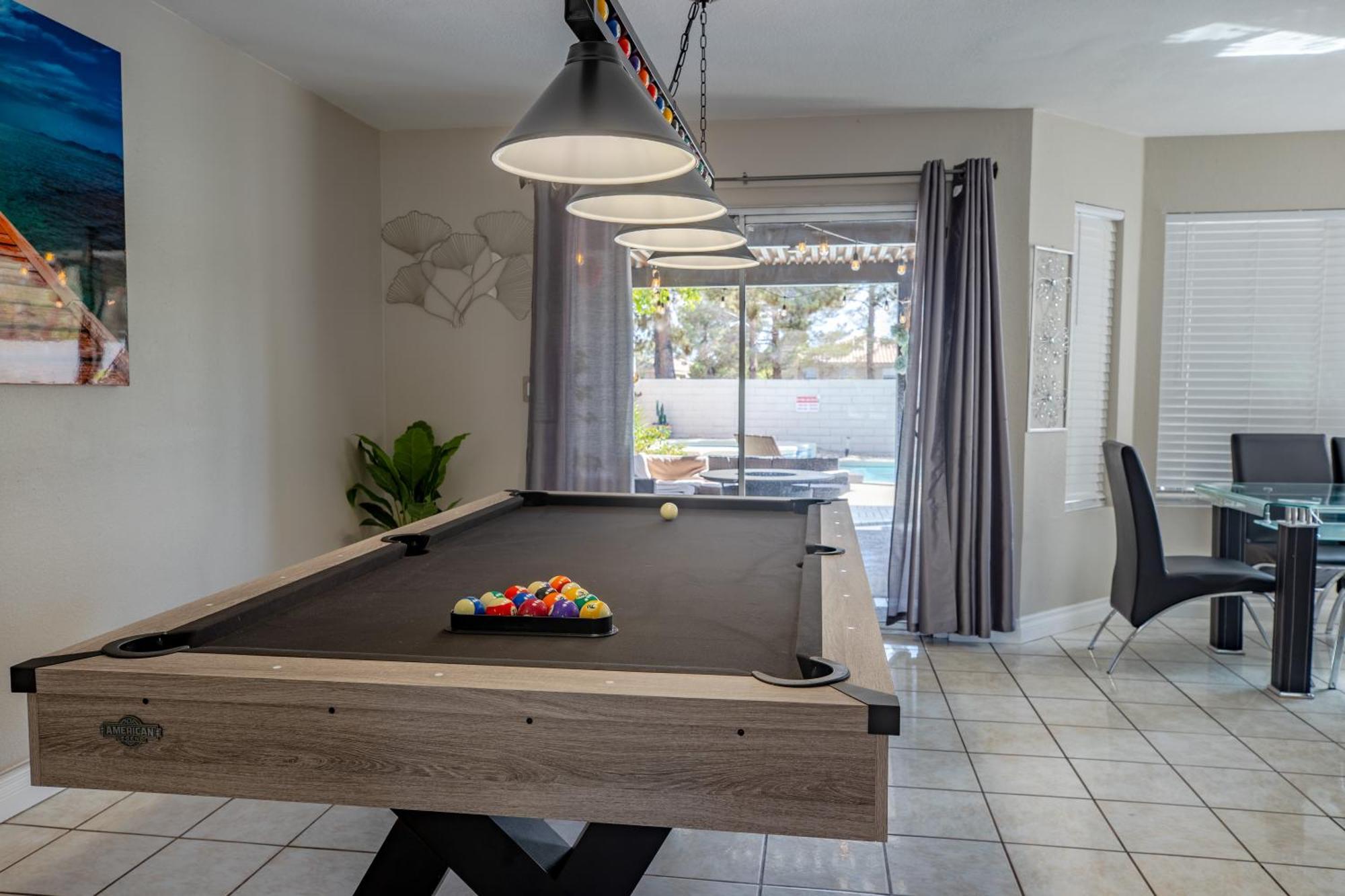 Holiday home 1800 Sqft House W/heated Pool Spa 13min From Strip *