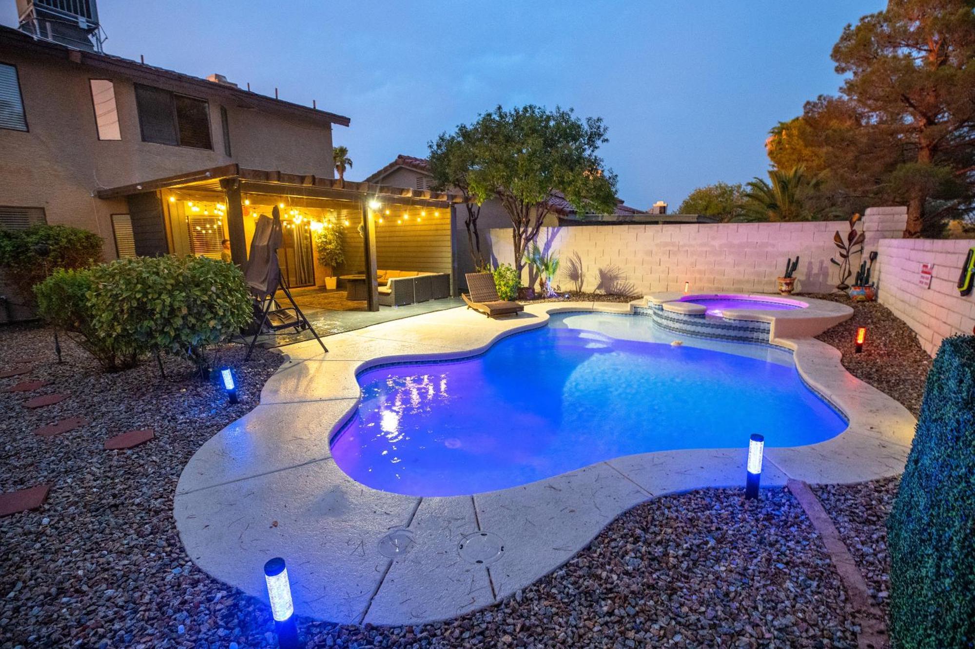 1800 Sqft House W/heated Pool Spa 13min From Strip Holiday home Las Vegas
