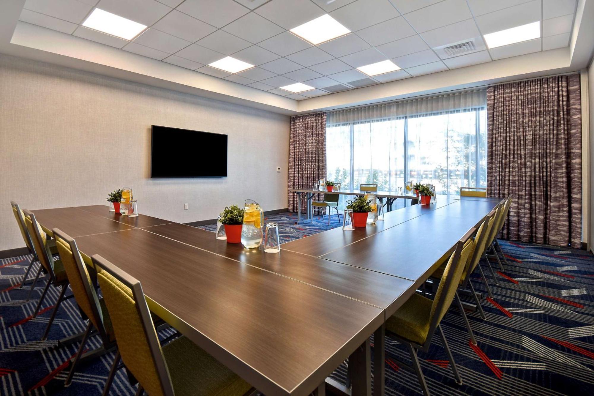 Home2 By Hilton Vegas Convention Center - No Fee 3*