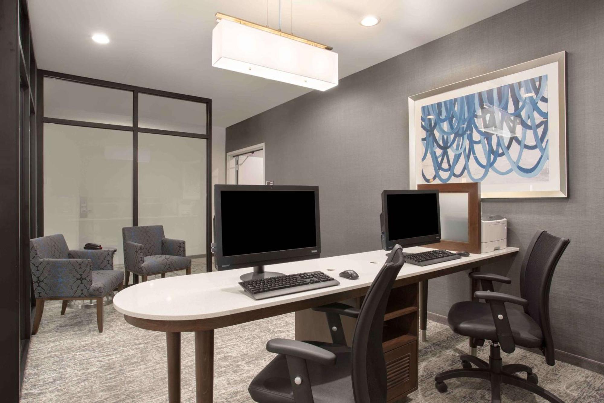 Homewood By Hilton Vegas Center 3*