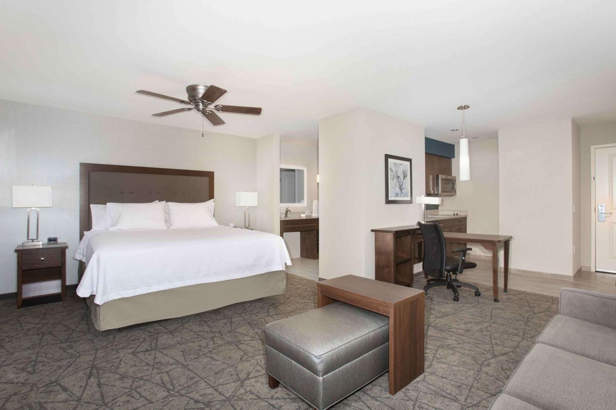 Hotel Homewood By Hilton Vegas Center 3*