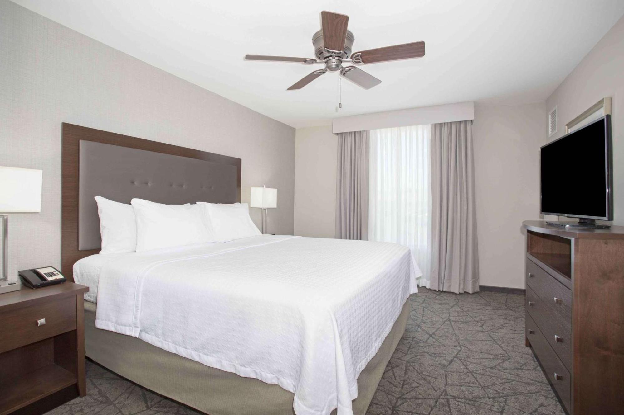 Homewood By Hilton Vegas Center Hotel