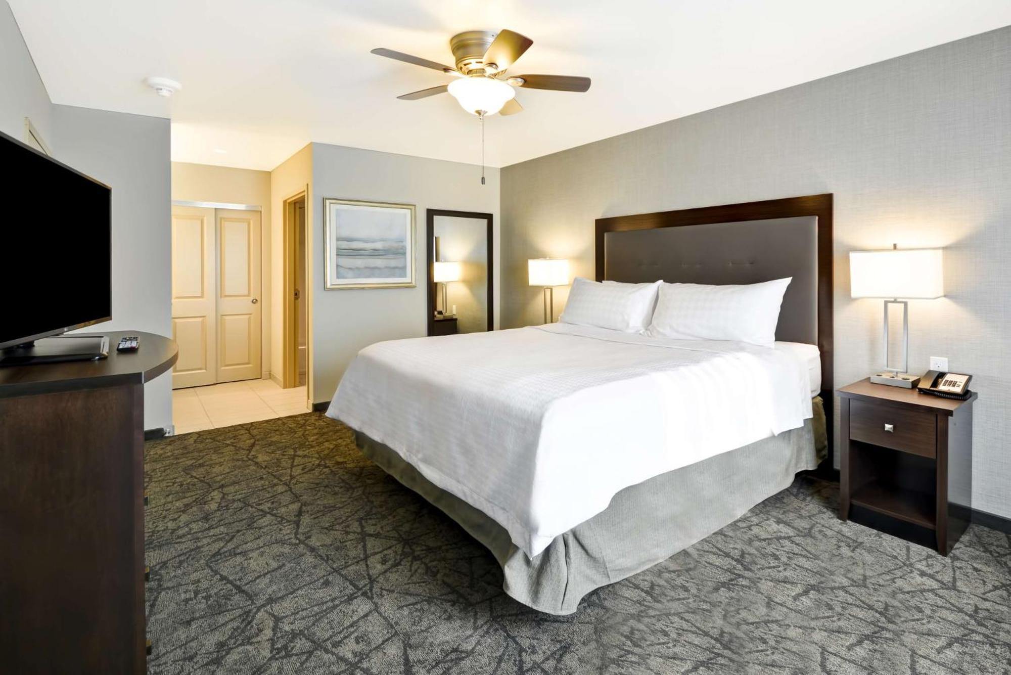 Homewood By Hilton Vegas Center Hotel 3*