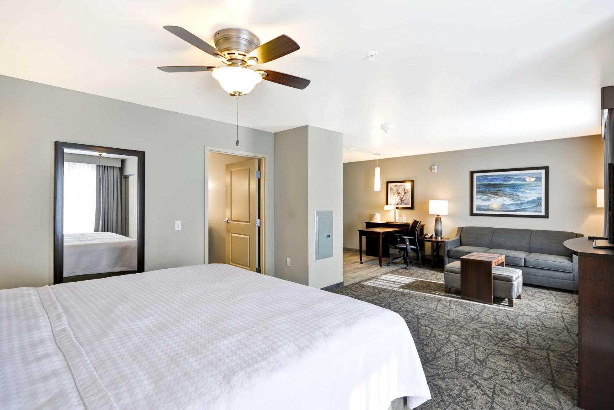 Homewood By Hilton Vegas Center Hotel