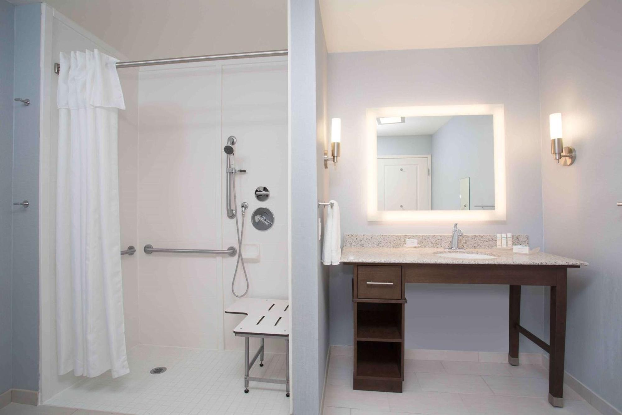 Homewood By Hilton Vegas Center 3*