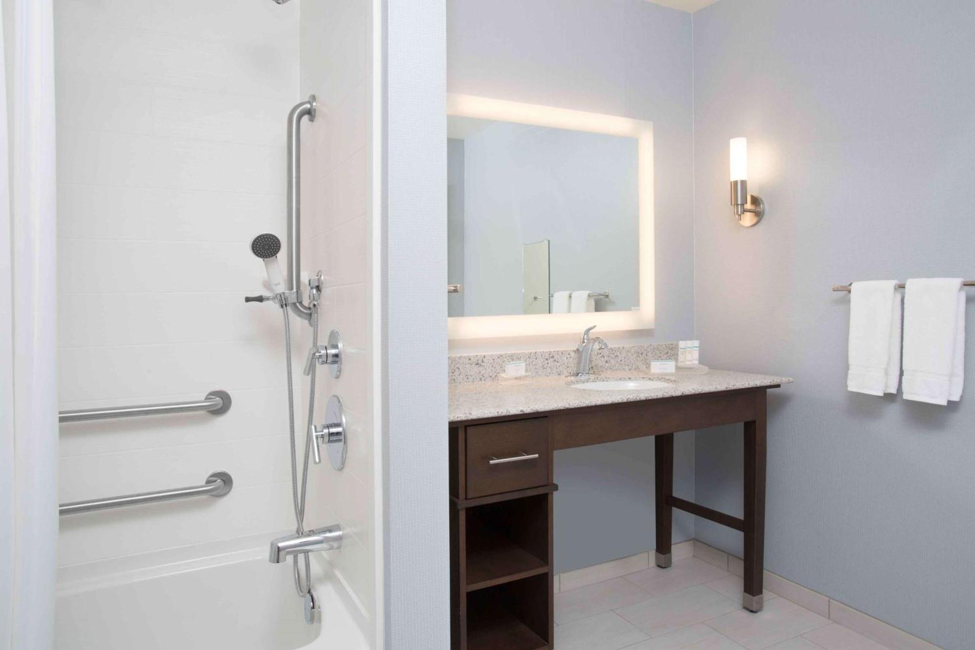 Hotel Homewood By Hilton Vegas Center 3*