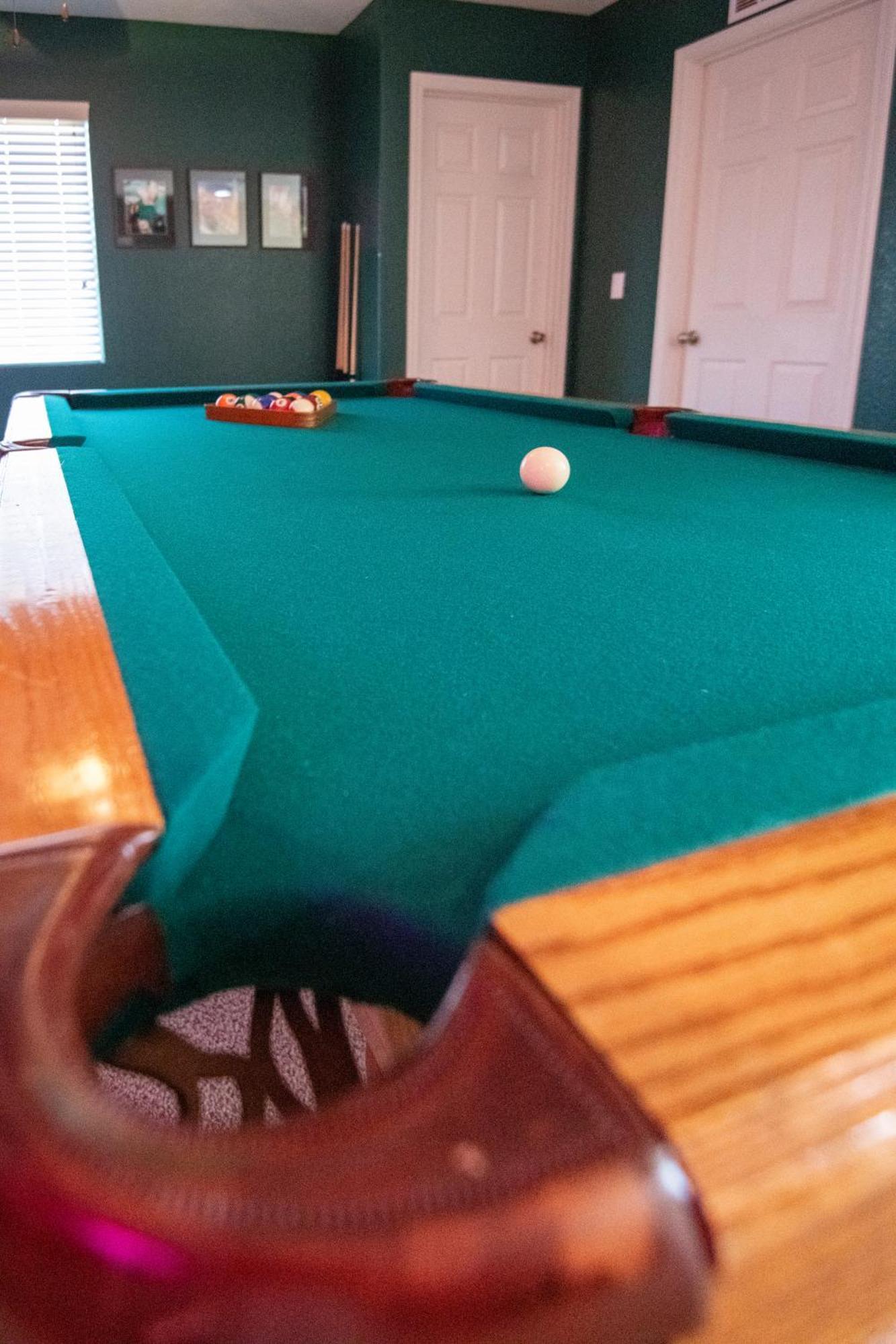 Large 3br King Moments Away From Strip Holiday home *