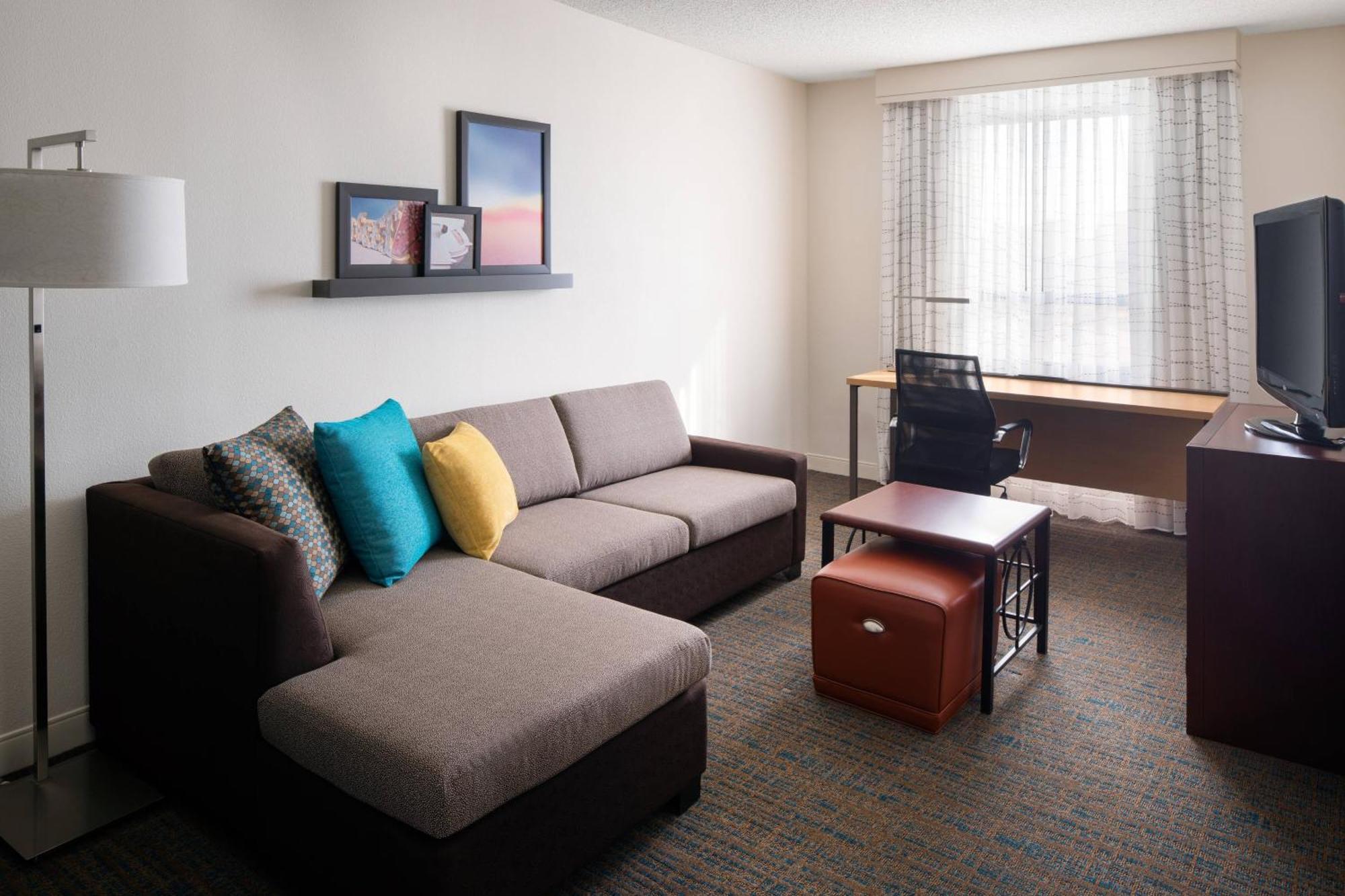 Hotel By Marriott Vegas Hughes Center