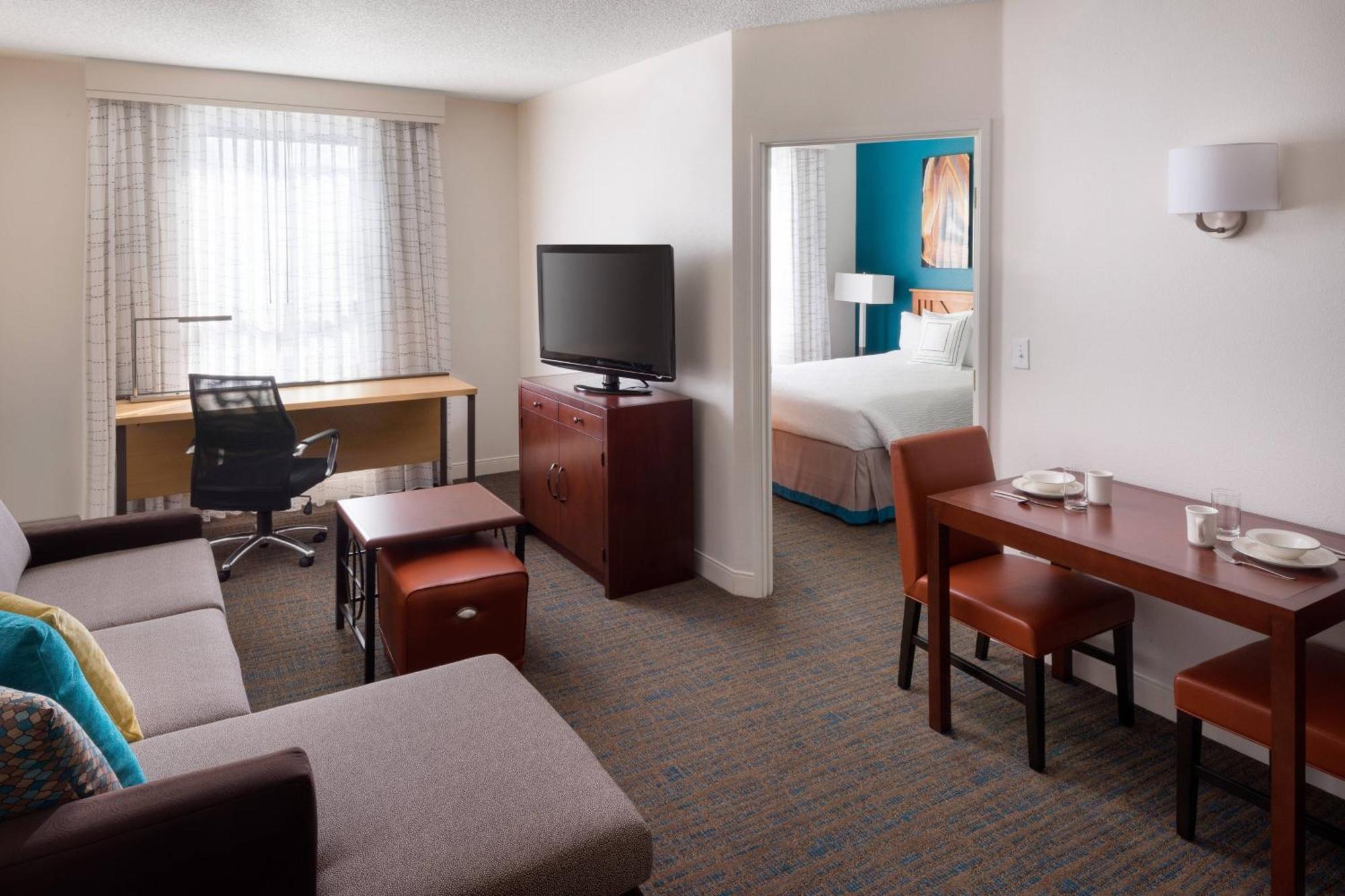 By Marriott Vegas Hughes Center Hotel