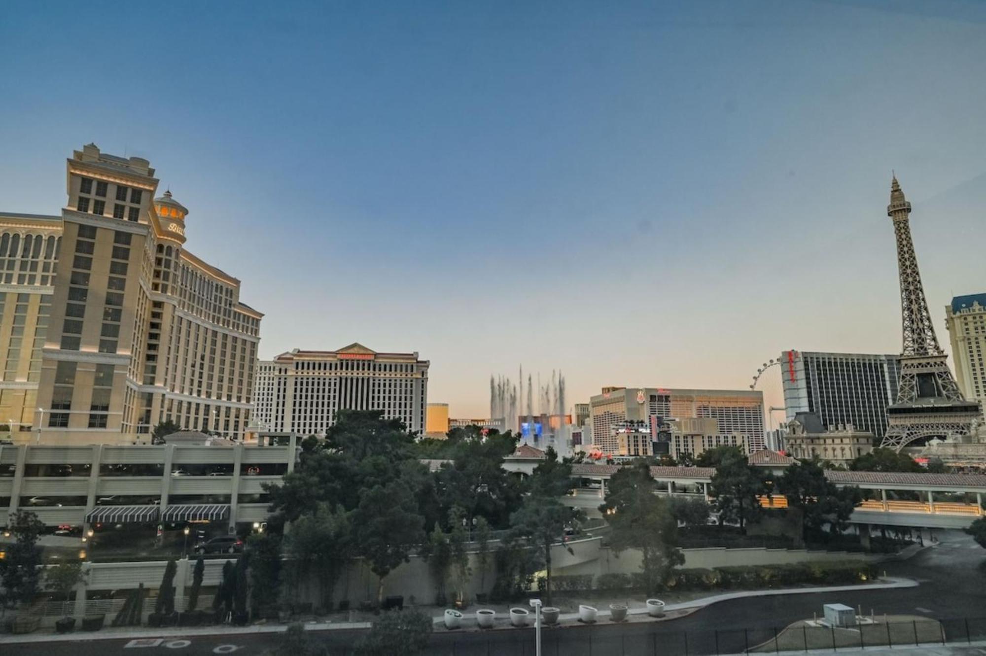 Together On The Strip - 1 Bedroom 1012 Apartment *
