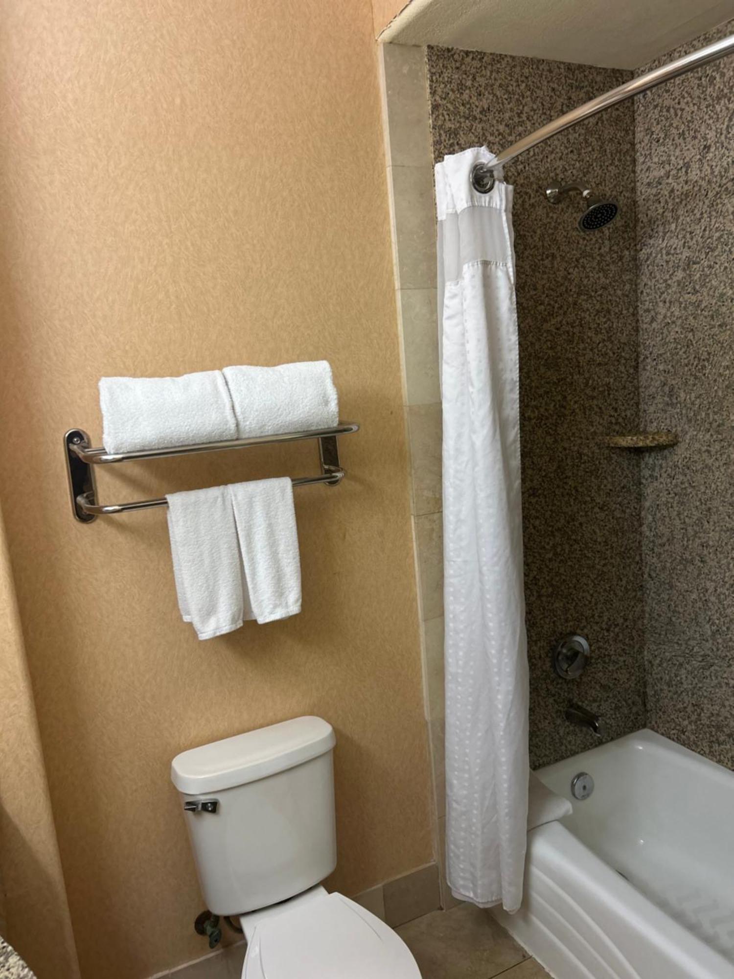 Hotel Express Vegas-nellis By Ihg Las Vegas