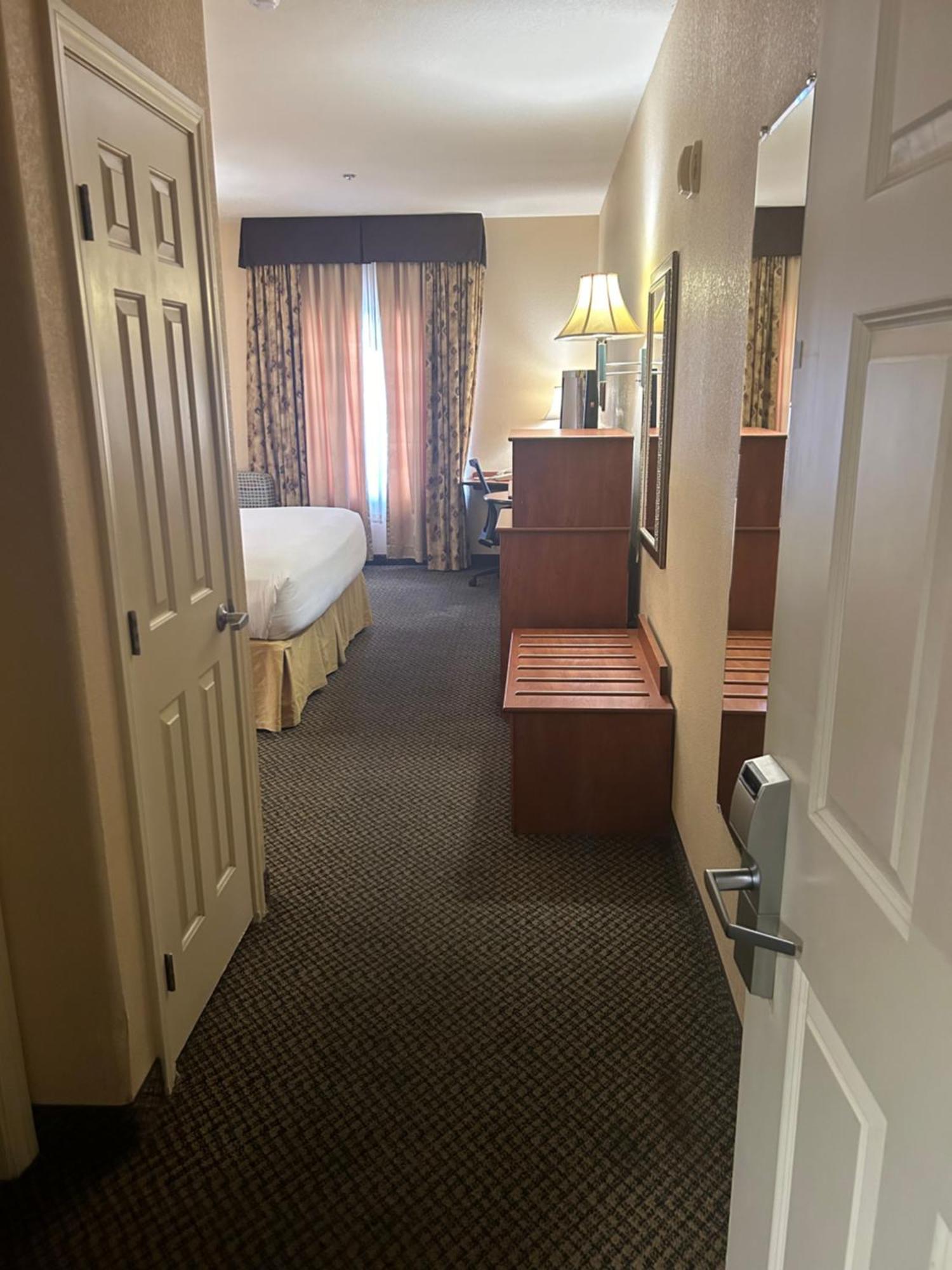 Express Vegas-nellis By Ihg 3* Las Vegas