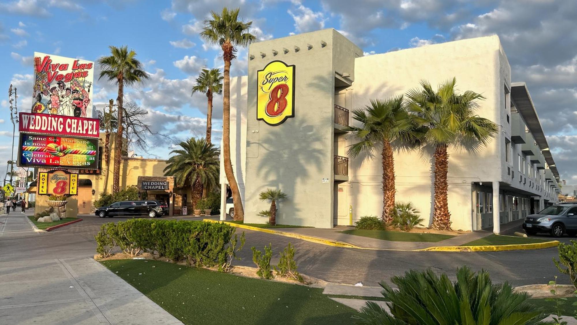 Super 8 By Wyndham Vegas North Strip/fremont St. Area