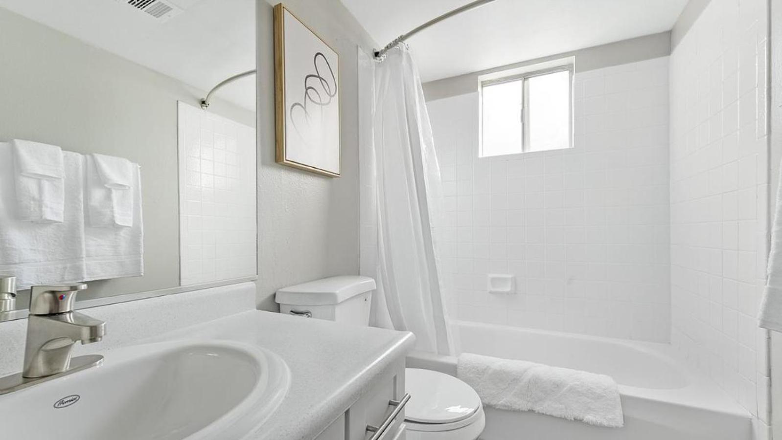 Landing Modern With Amazing Amenities
