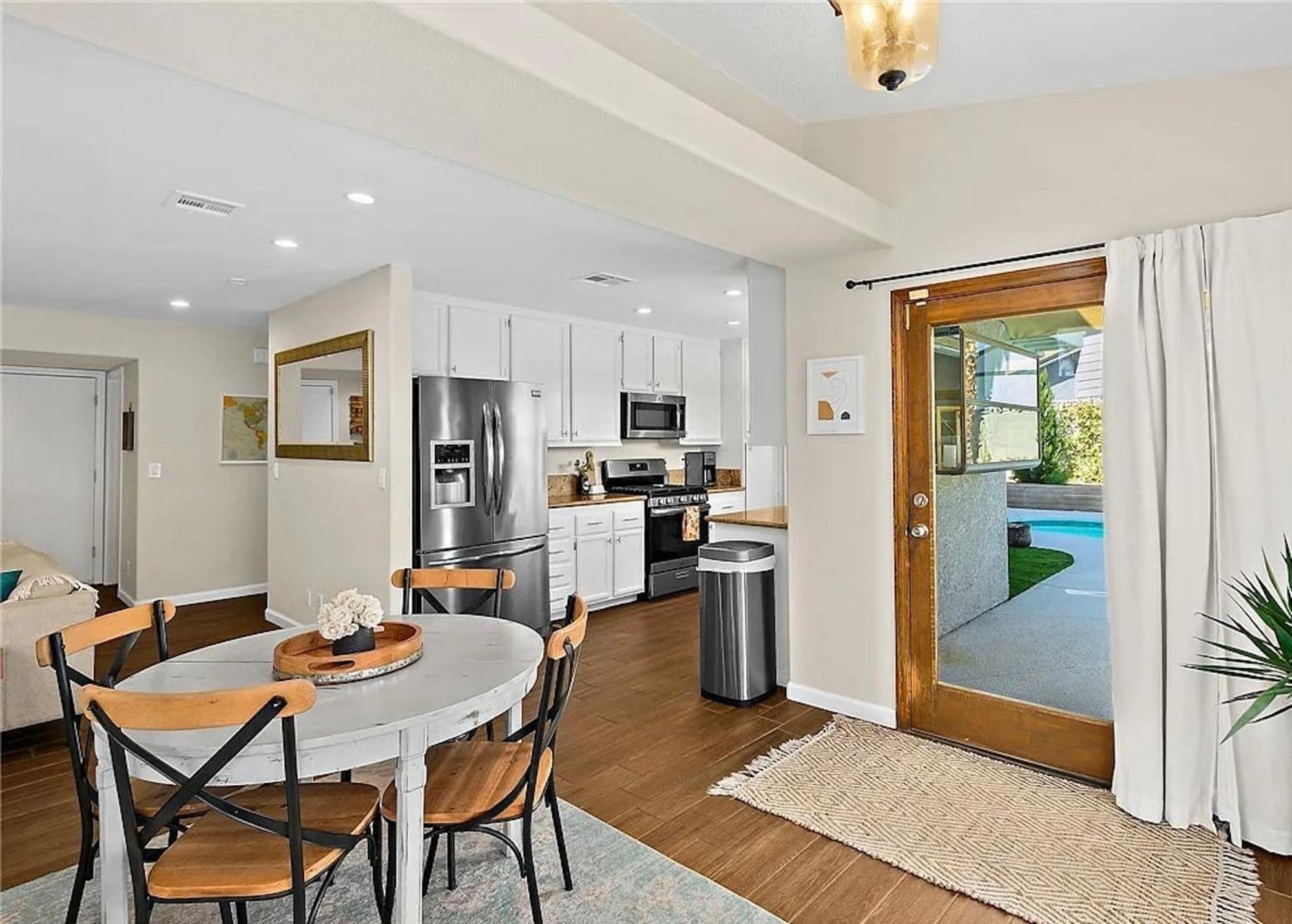 3br Desert Oasis: King Bd W/pool Ferienhaus