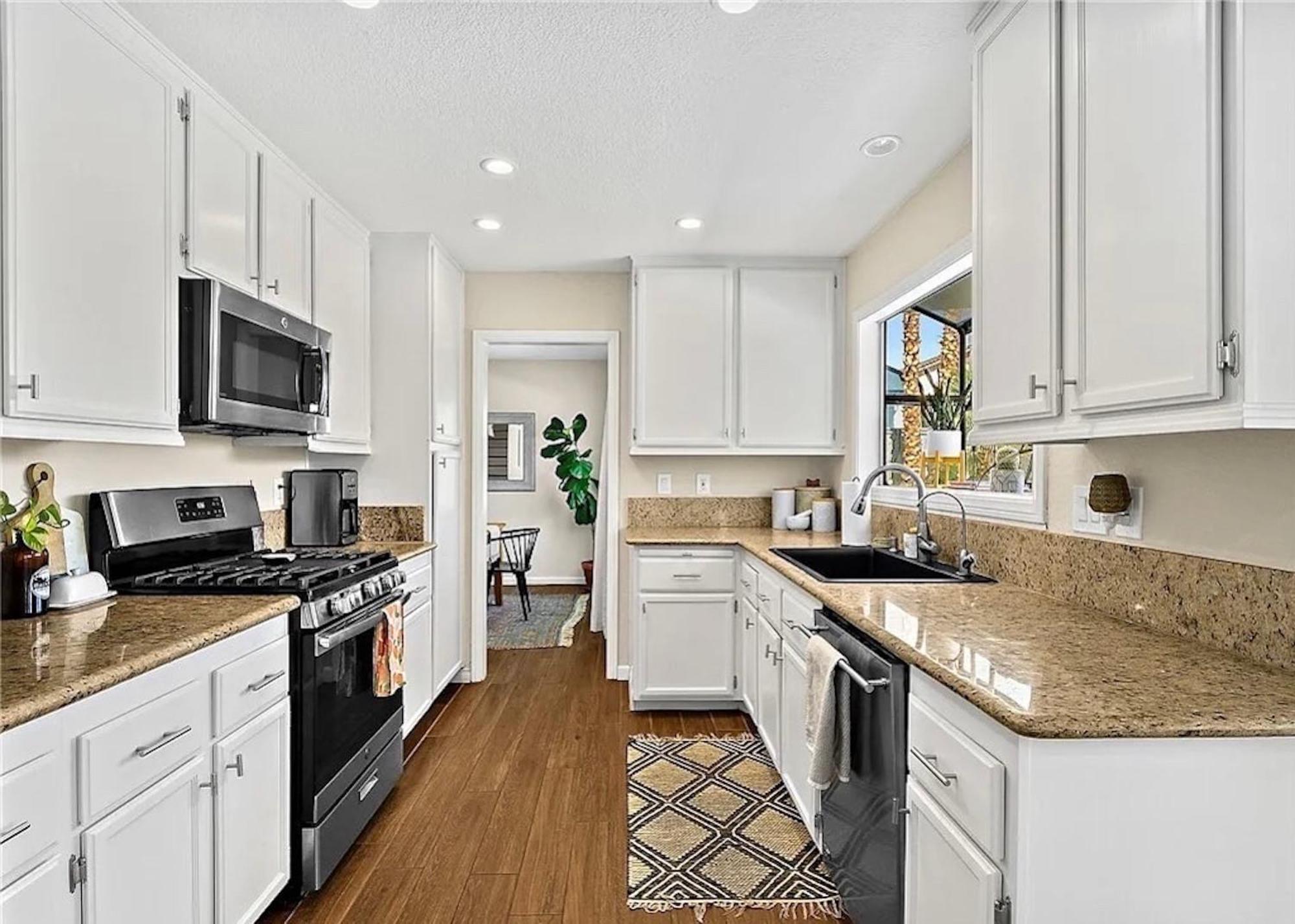 3br Desert Oasis: King Bd W/pool Ferienhaus Las Vegas