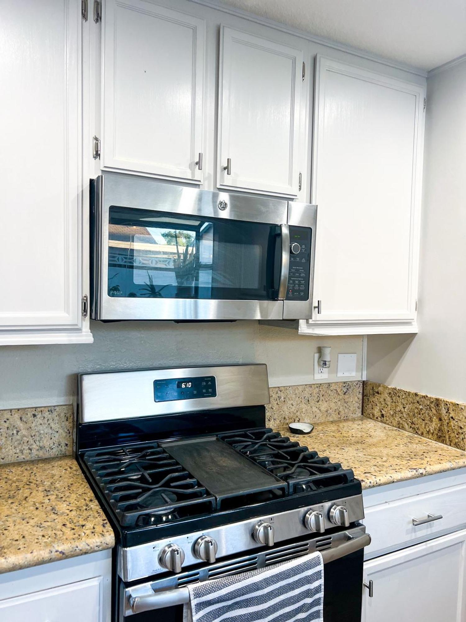 3br Desert Oasis: King Bd W/pool Ferienhaus *