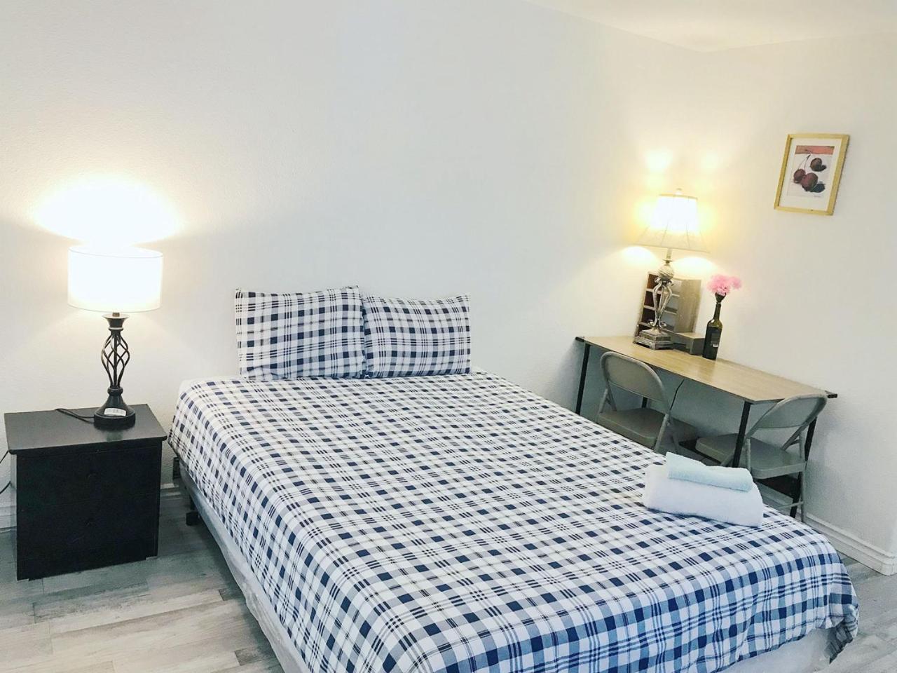 Super Bedroom With Private Bathroom 5