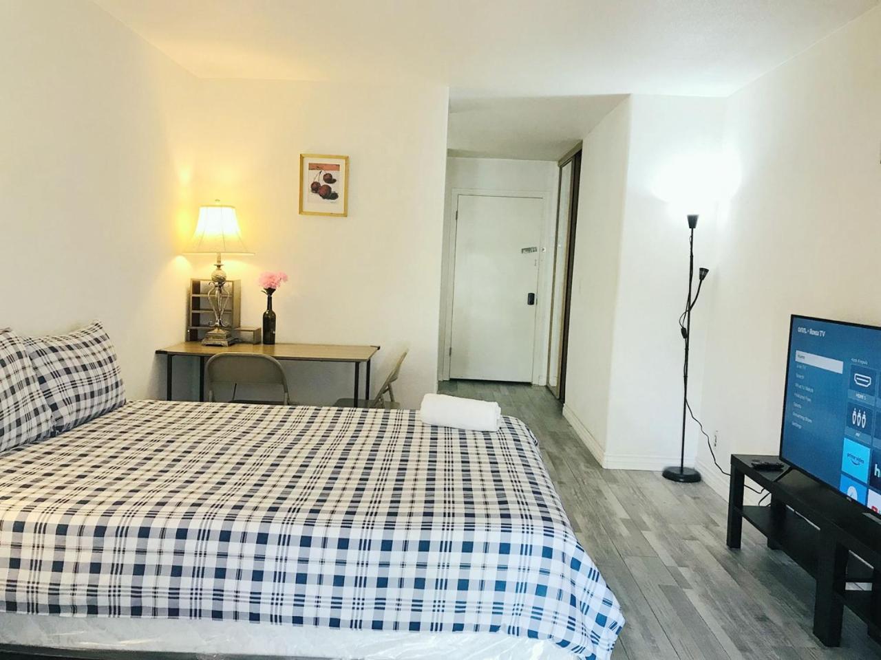 Super Bedroom With Private Bathroom 5