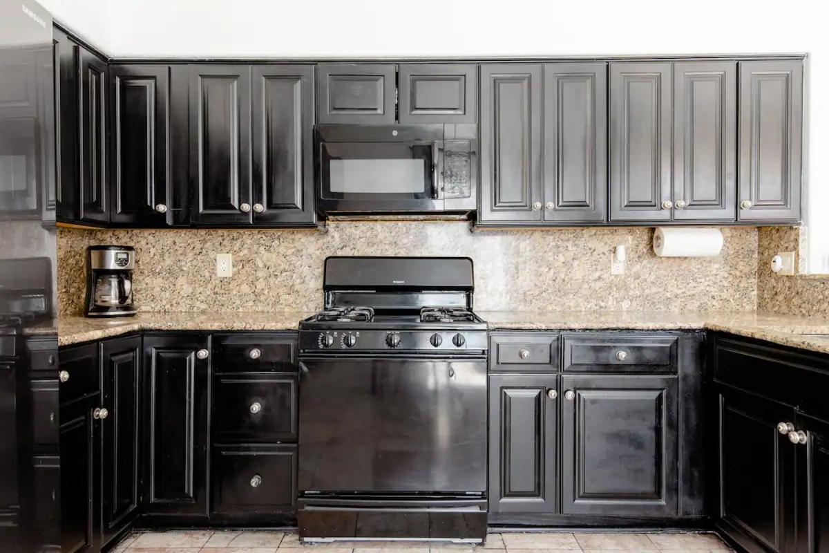Rose Canyon- 5 Bedroom In Vegas Holiday home *
