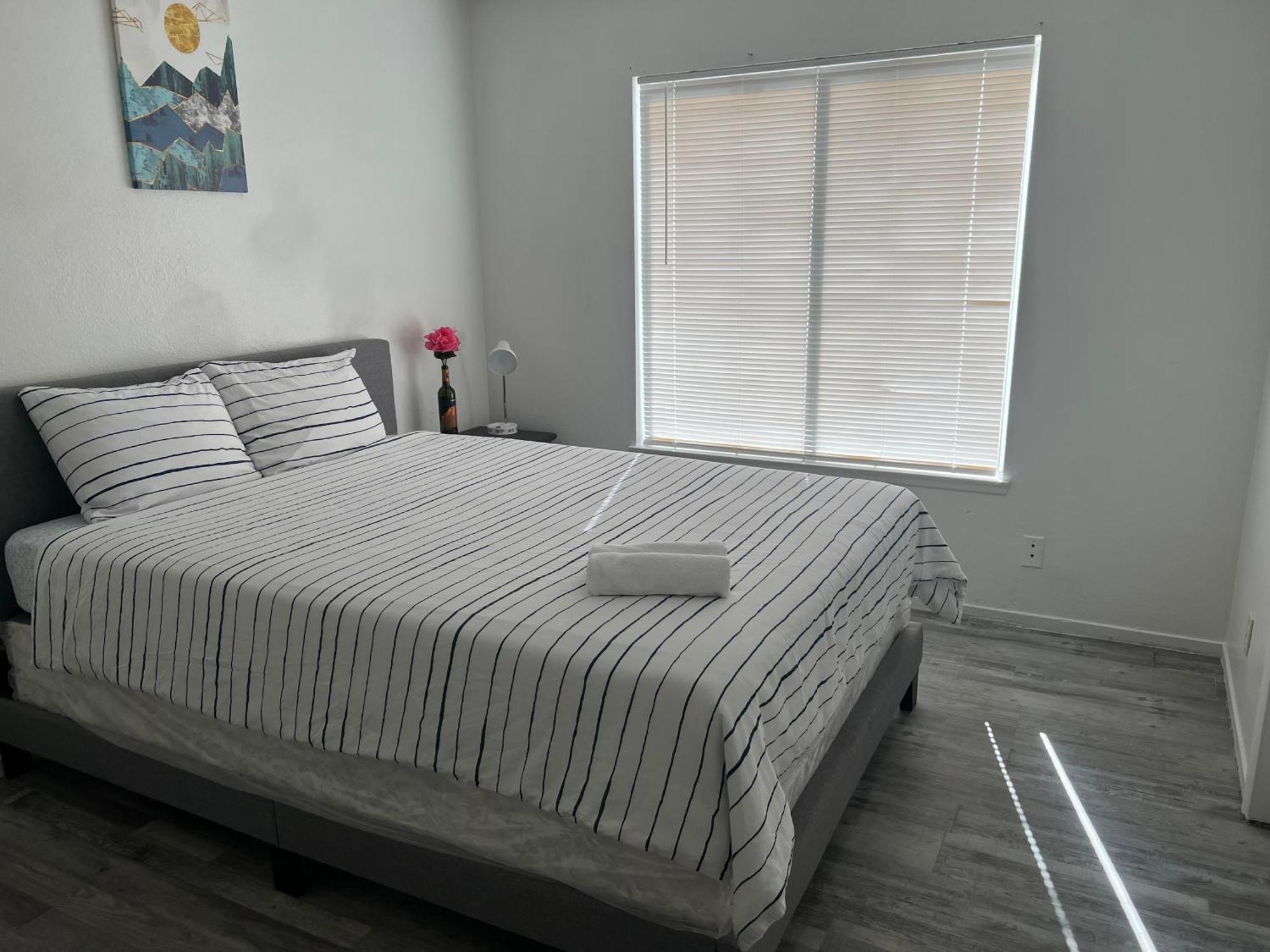Homestay Super 1 Bedroom, Share Bathroom, Kitchen -1