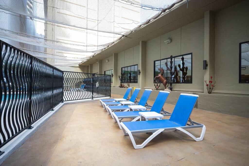 Penthouse On The Strip - 2bd/2ba