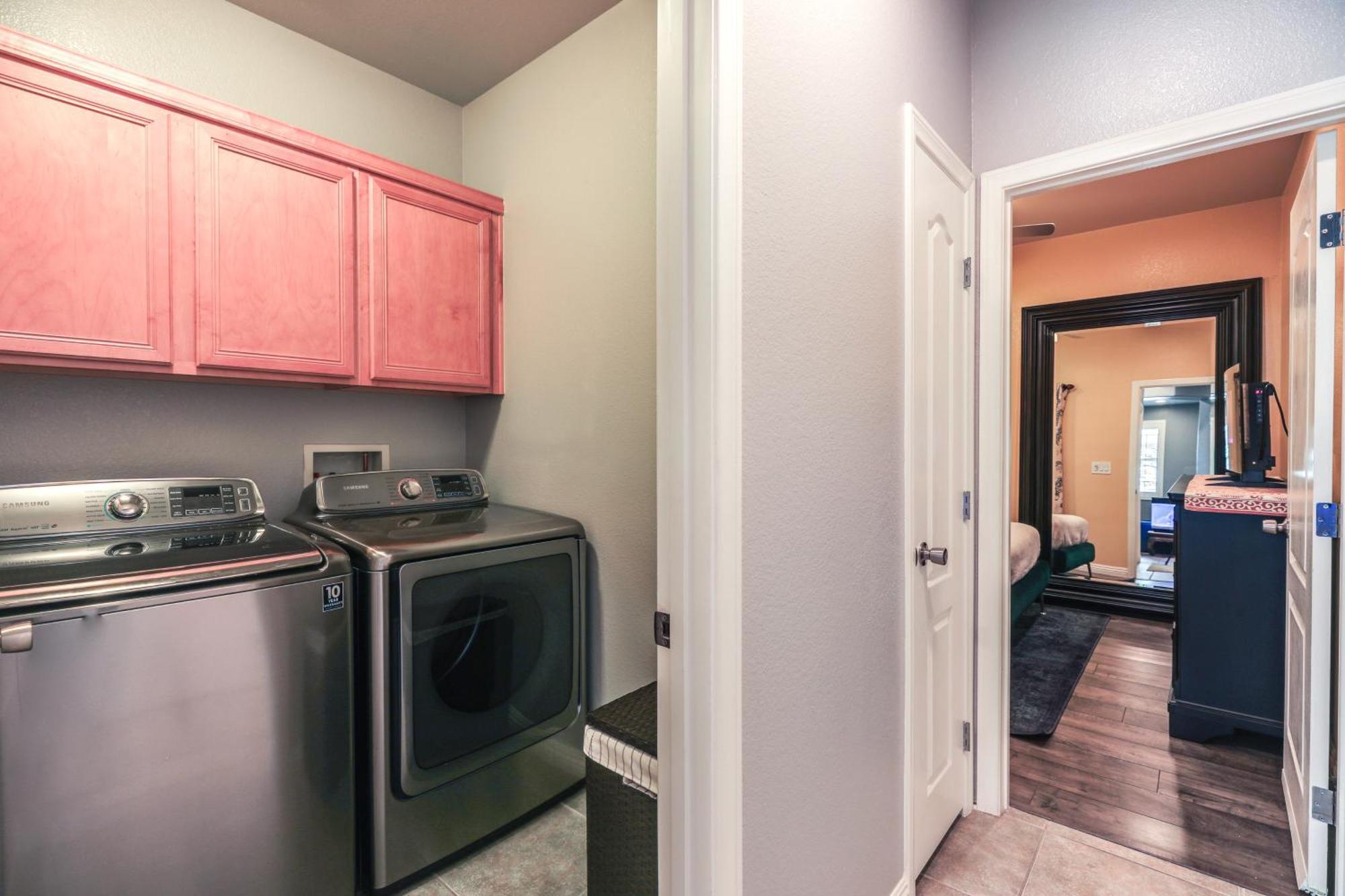 Charming Henderson 6 Mi To Vegas! Holiday home
