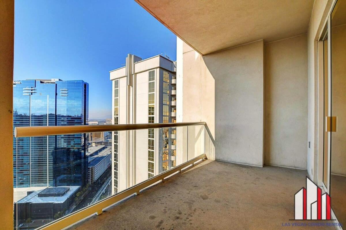 Mgm Signature-34-709 F1 Track & Strip View Balcony Holiday home