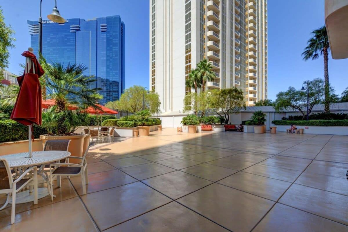Mgm Signature-29-705 F1 Track & Strip View Balcony Holiday home *