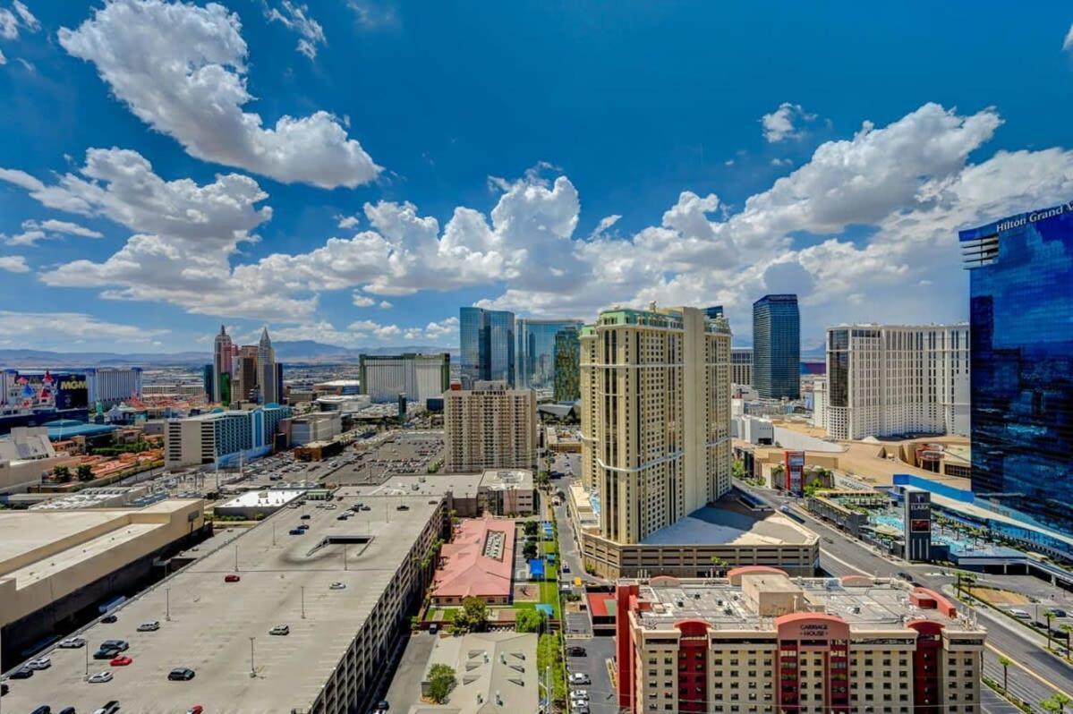 Mgm Signature-29-705 F1 Track & Strip View Balcony Holiday home *