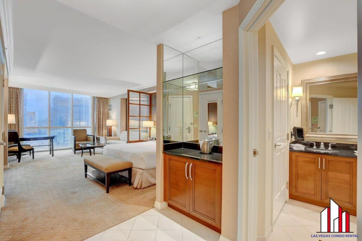 Signature 2br3ba Balcony Combo Units 18-701 And 03 * Las Vegas