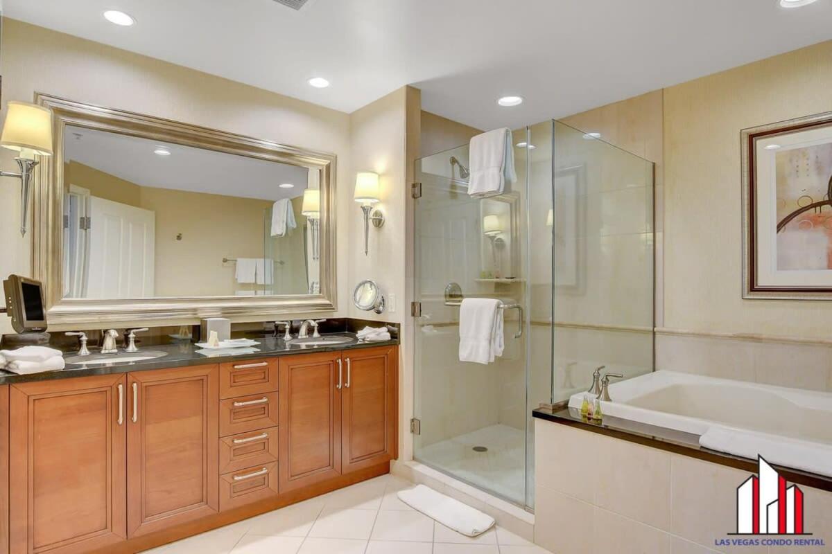 Holiday home Signature 2br3ba Balcony Combo Units 18-701 And 03 *