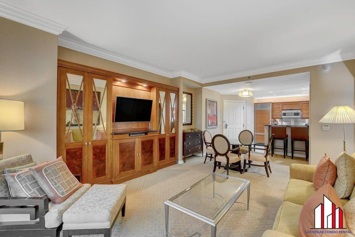 Signature 2br3ba Balcony Combo Units 18-701 And 03 Holiday home *