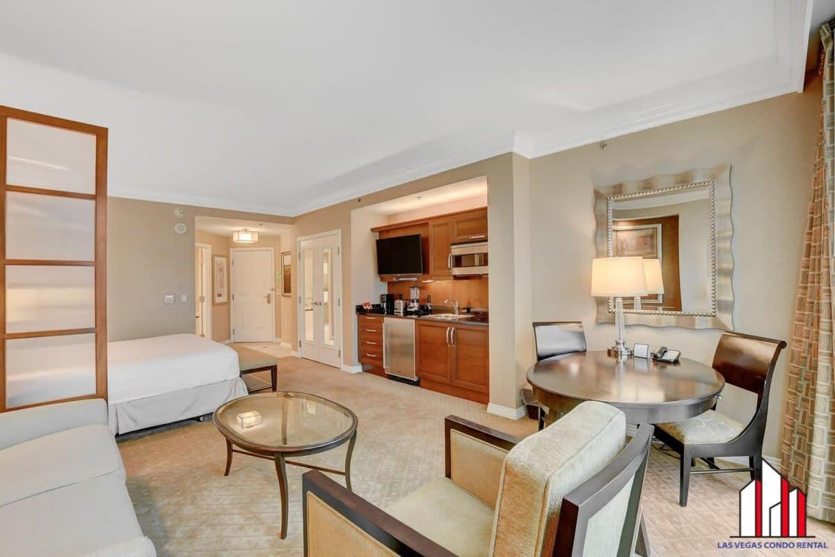 Signature 2br3ba Balcony Combo Units 18-701 And 03