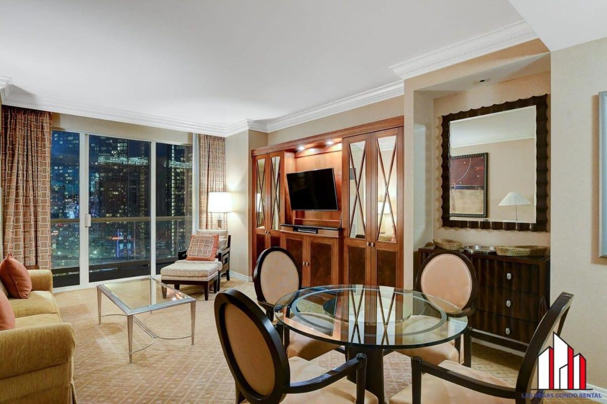 Signature 2br3ba Balcony Combo Units 18-701 And 03 Holiday home *