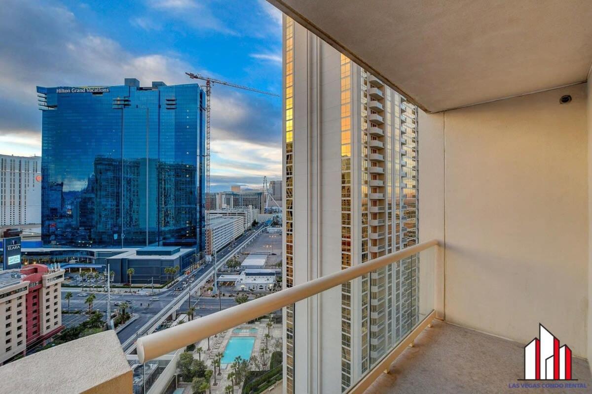 Signature 2br3ba Balcony Combo Units 18-701 And 03 Holiday home Las Vegas