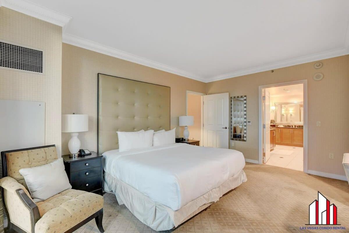 Signature 2br3ba Balcony Combo Units 18-701 And 03 Holiday home *