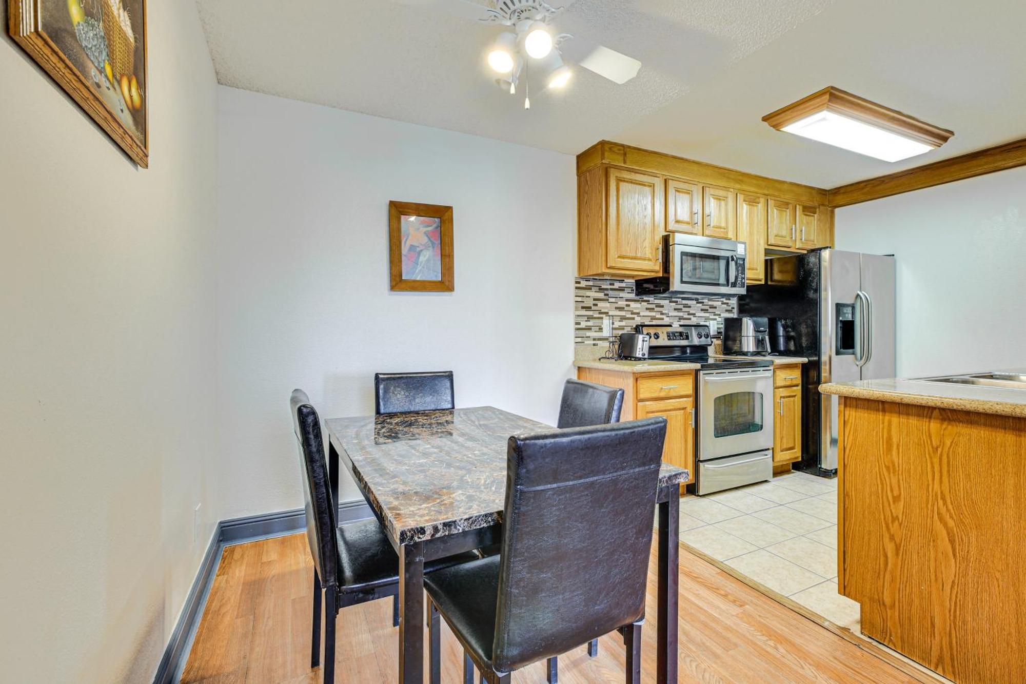 Apartment Wfh-friendly Vegas 2 Mi To Strip! Las Vegas