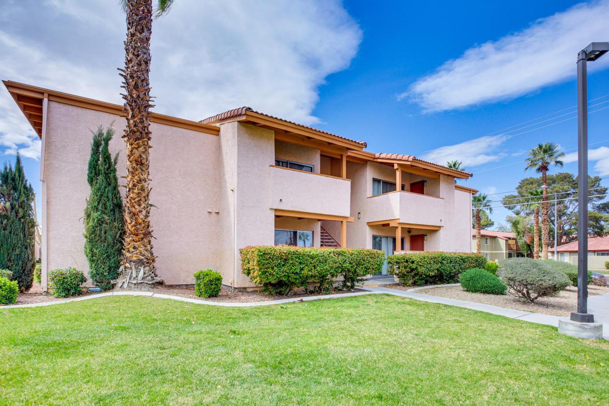 Apartment Wfh-friendly Vegas 2 Mi To Strip! *