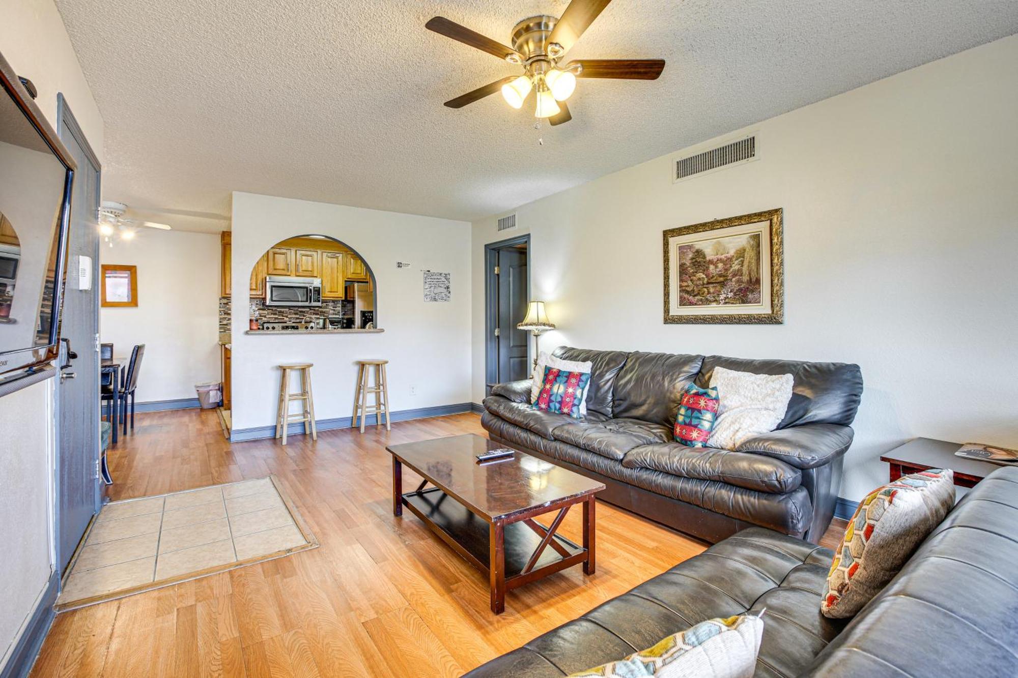 Wfh-friendly Vegas 2 Mi To Strip! Apartment *