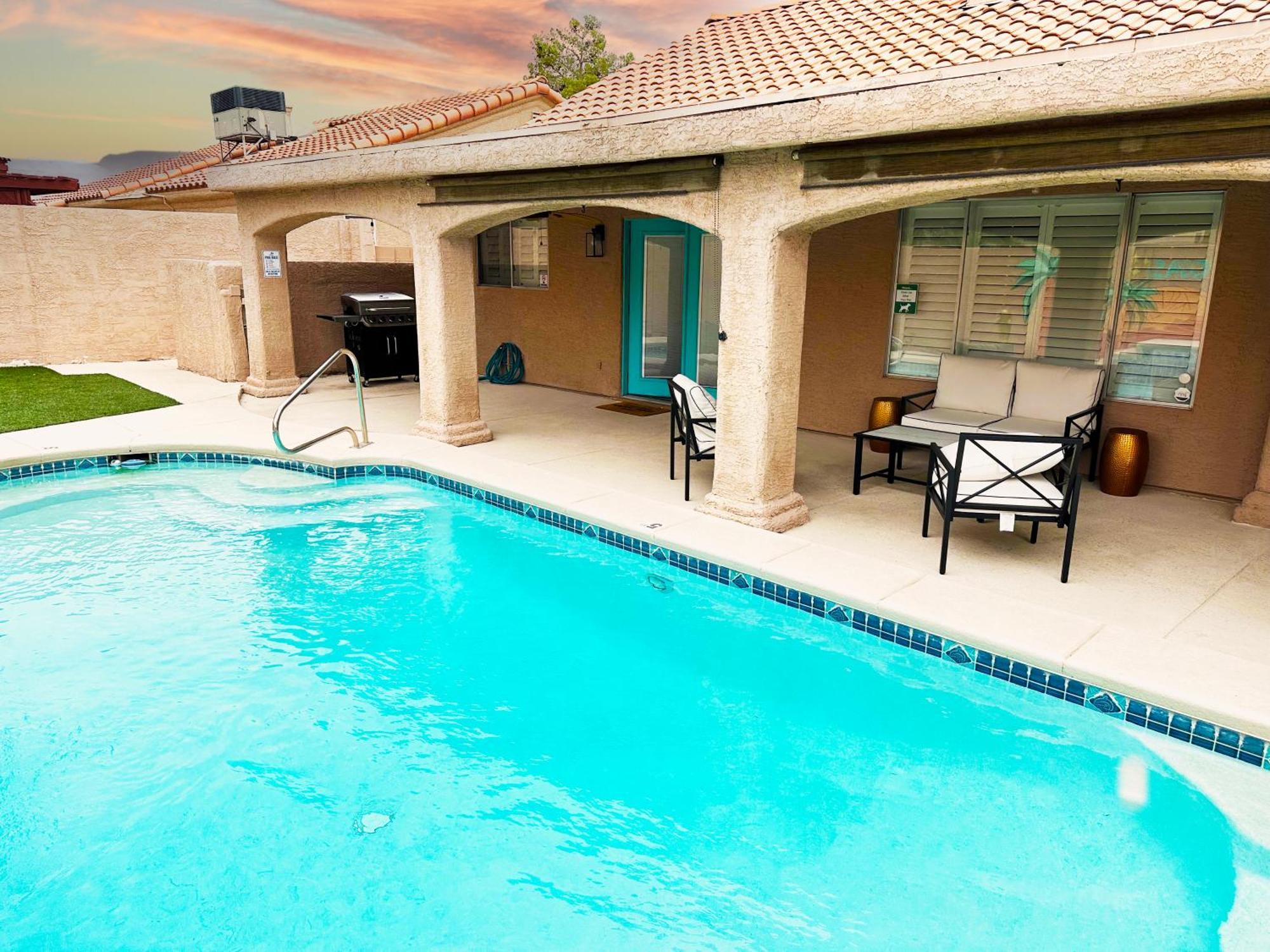 Mirage Pool House - Heart Of Lv, Swimming Pool, Games, Heavenly Relaxation Holiday home