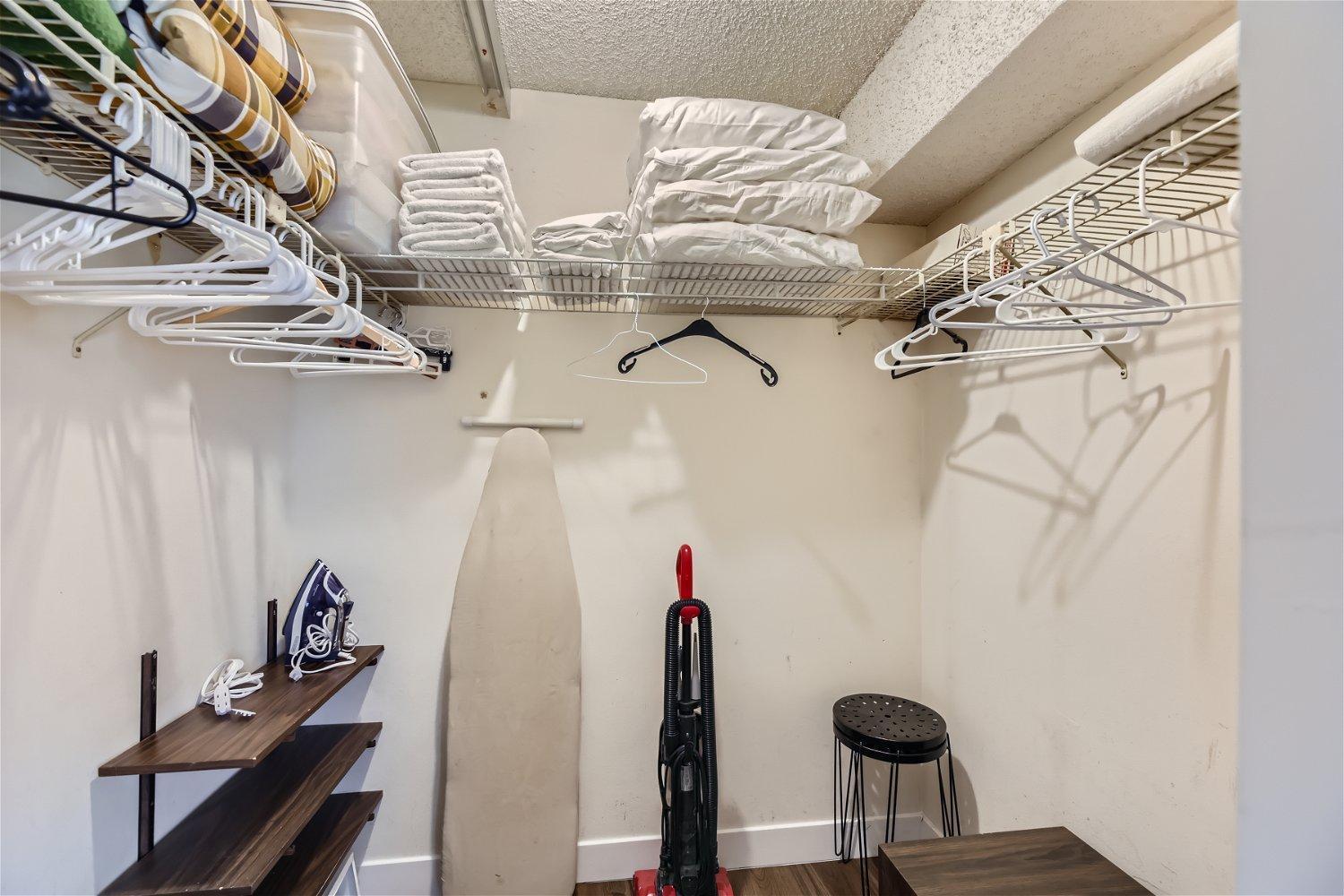 Outstanding Location - 1br Haven Near The Strip Ferienhaus