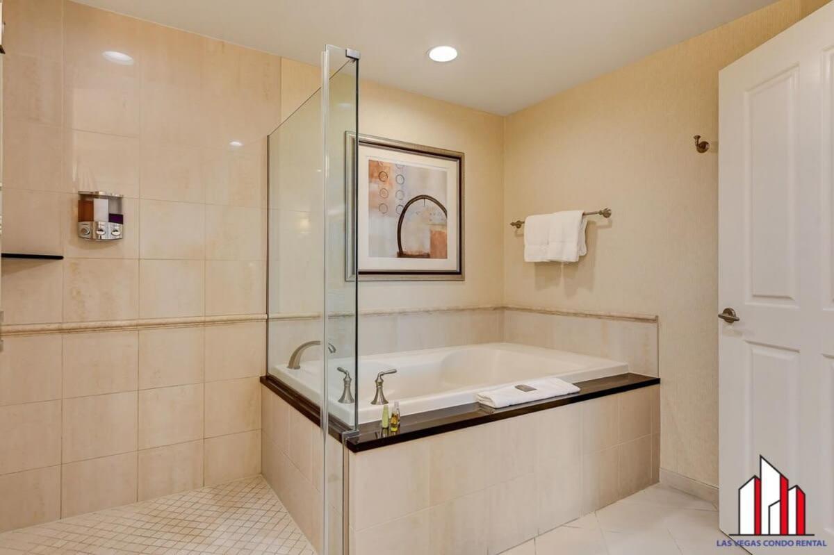 Mgm Signature-22-611 Strip View Jacuzzi Holiday home *