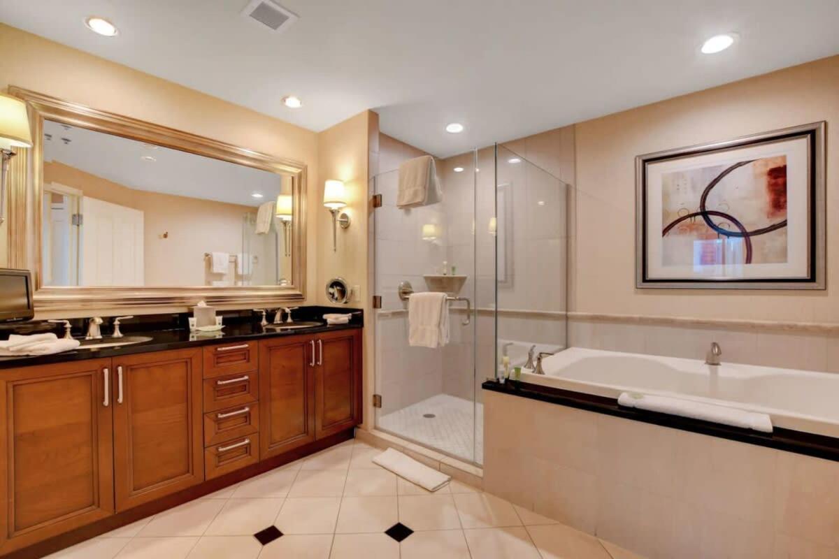 Holiday home Mgm Signature-21-703 Strip View Jacuzzi